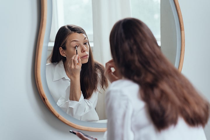 Eye Injuries From Beauty Products Send Thousands To ER Every Year